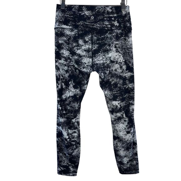 Lululemon Wunder Under Lunar New Year  Black White Leggings Women’s Size‎ 8 - Picture 2 of 13